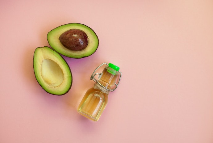 Nutrição: Repõe os Lipídeos dos Fios