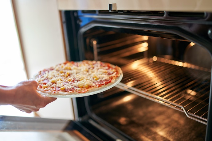 Como Assar uma Pizza no Forno do Fogão a Gás?