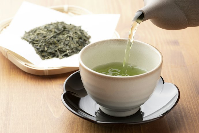 Chá Verde Tem Cafeína? Tira o Sono? Faz Mal? Quem Não Pode Tomar?
