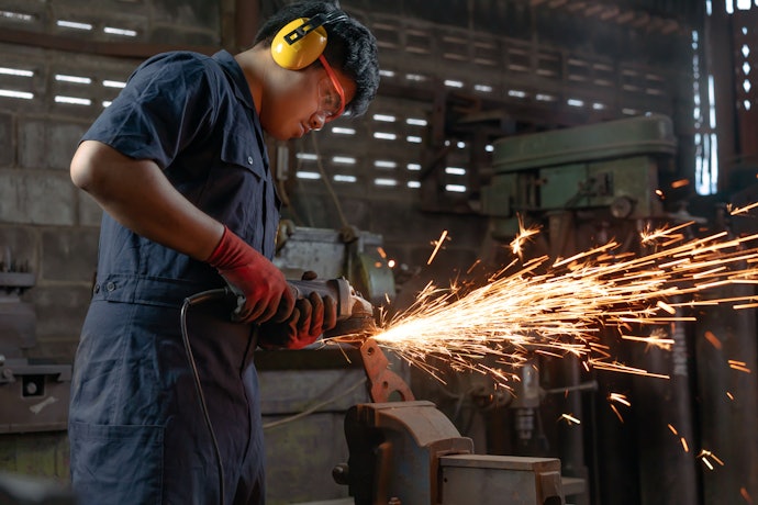 Use Equipamento de Proteção e Verifique a Data de Validade do Disco de Corte
