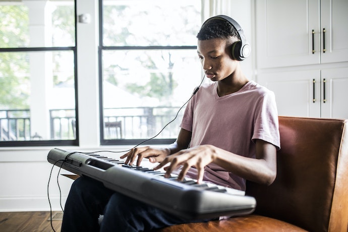 Como Escolher um Teclado para Quem Está Começando a Tocar?