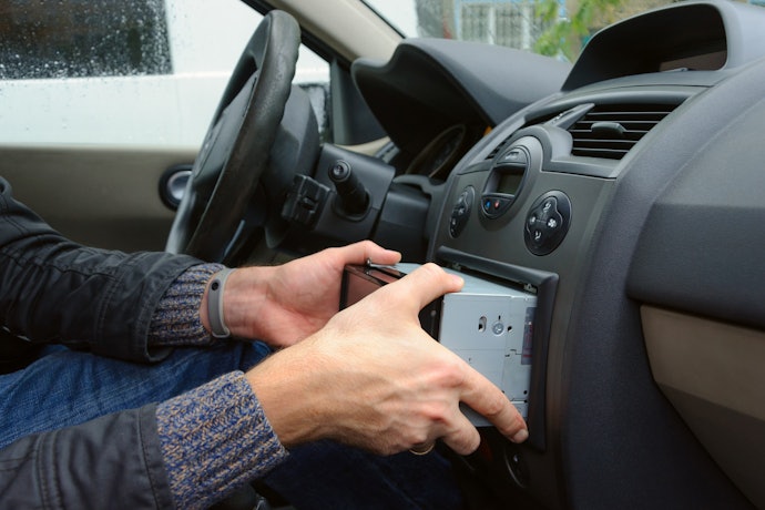 Como Instalar o Som Automotivo?