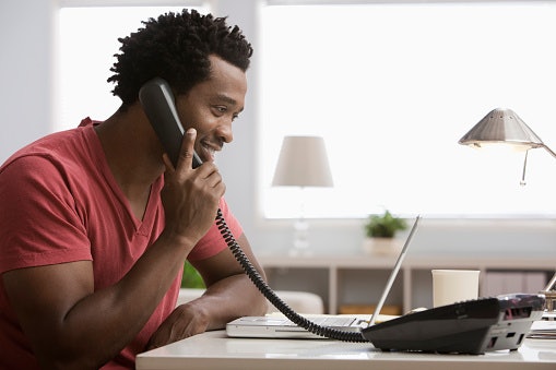 Como Instalar um Telefone Fixo com Fio?
