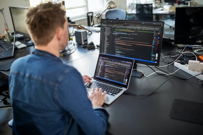 O que é Melhor para Programar: Desktop ou Notebook?