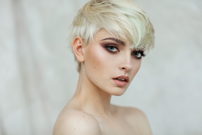 Saiba Como Usar Pomada para Cabelo Feminino em Seus Penteados