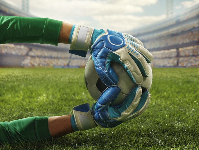 Como Lavar as Luvas de Goleiro Society?