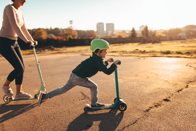 Como Ensinar Meu Filho a Andar de Patinete?