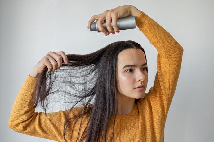 Como Usar um Shampoo a Seco?
