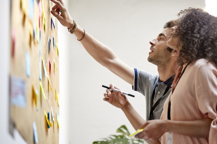O Que Colocar em um Quadro de Avisos da Empresa?