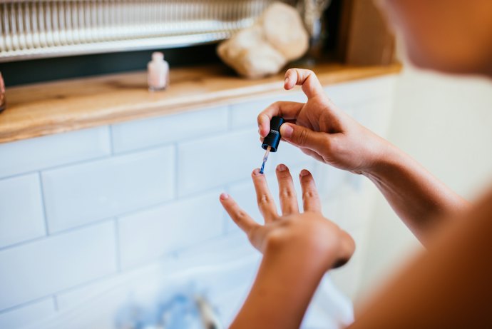 Por que Usar um Esmalte Hipoalergênico?