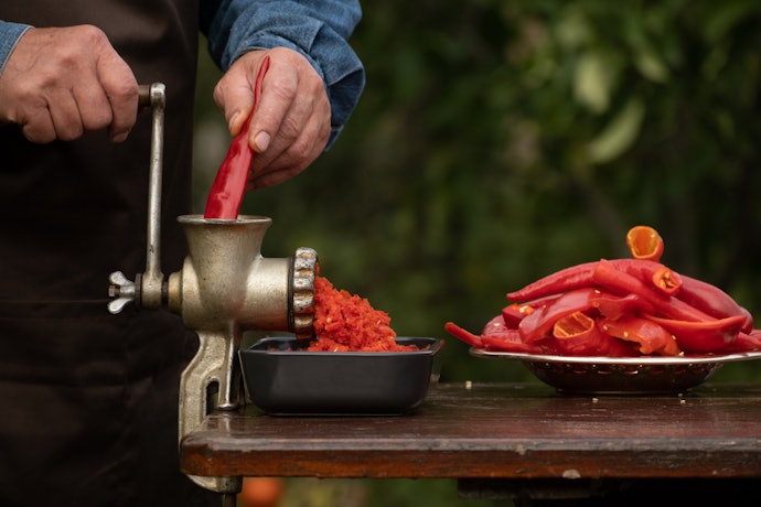 Como Usar o Moedor de Carne Manual?