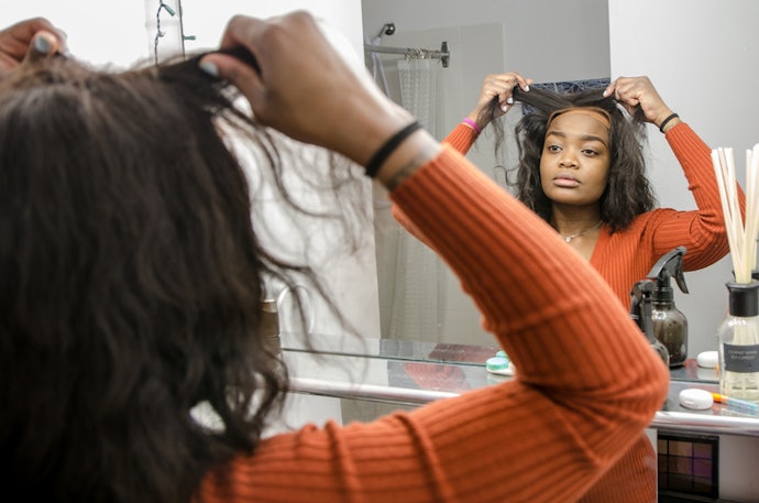 Como Aplicar a Peruca Feminina Corretamente?