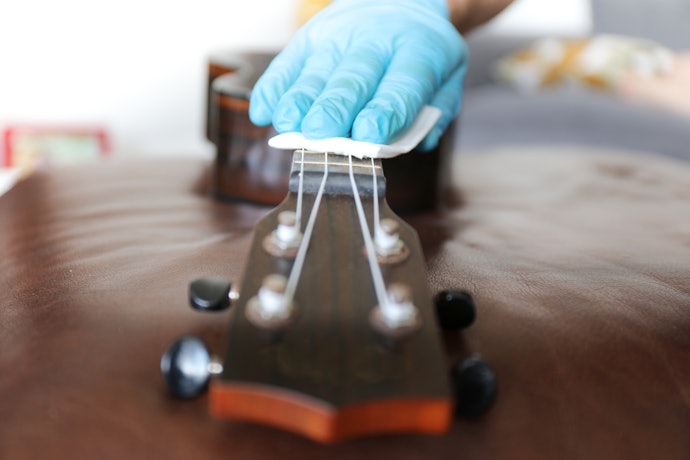 Aprenda a Cuidar do Seu Cavaquinho