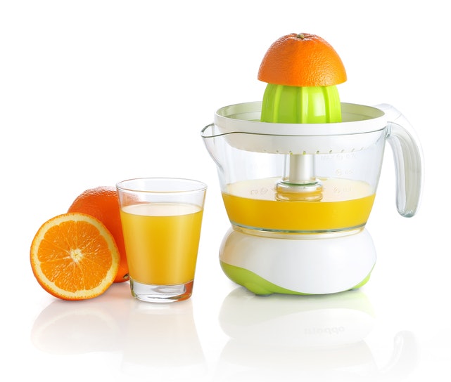 Como Funcionam os Espremedores de Frutas Elétricos?