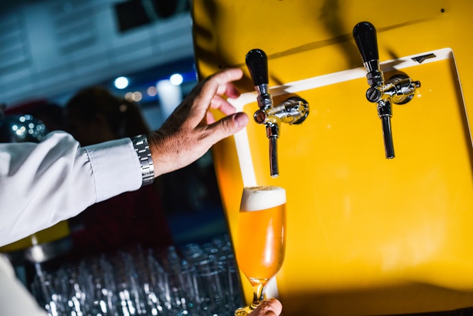 Chopeira a Gelo, Chopeira Elétrica ou Torre de Chopp? Conheça as Diferenças