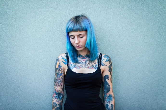 Tonalizante Azul Pega em Cabelo Preto?