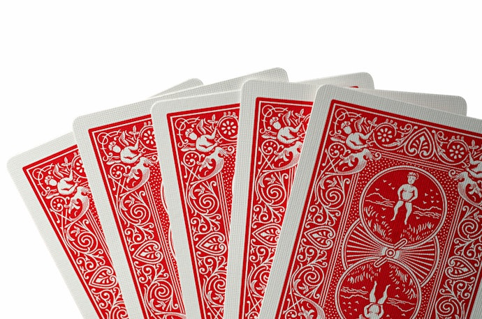 Qual a Diferença Entre Baralho Cigano e Tarot?