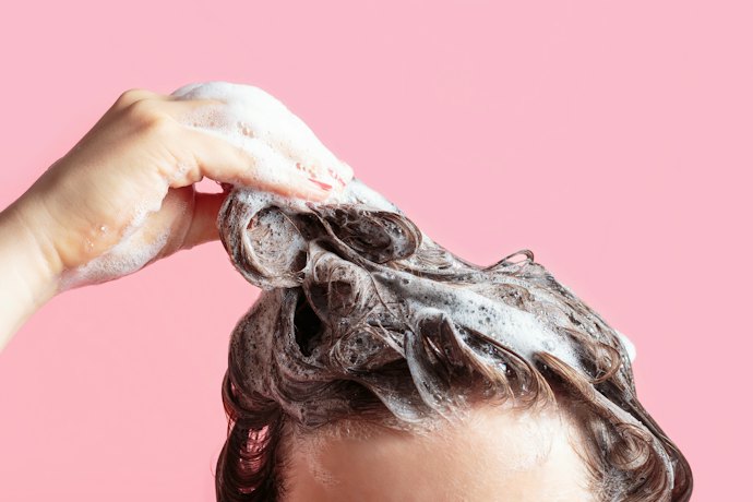 Qual a Diferença entre Shampoo Hidratante Profissional e Comum?