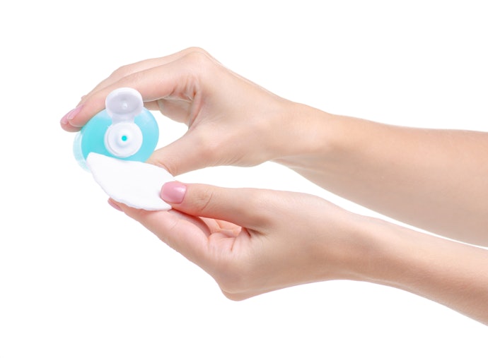 Qual a Diferença entre Removedor de Esmalte e Acetona?