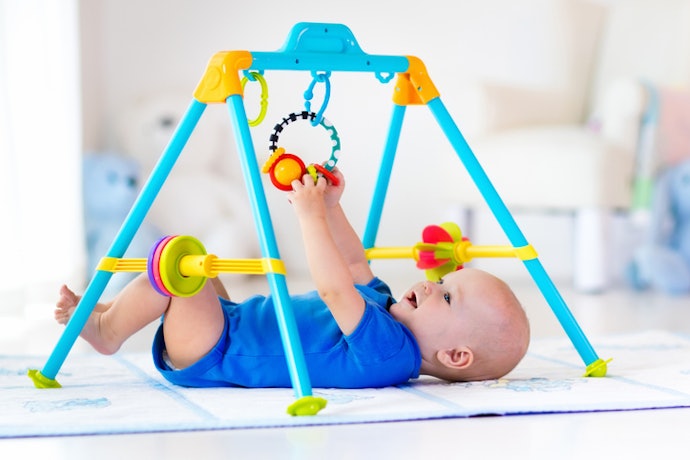 Qual a Importância dos Brinquedos para Bebês de 3 Meses?