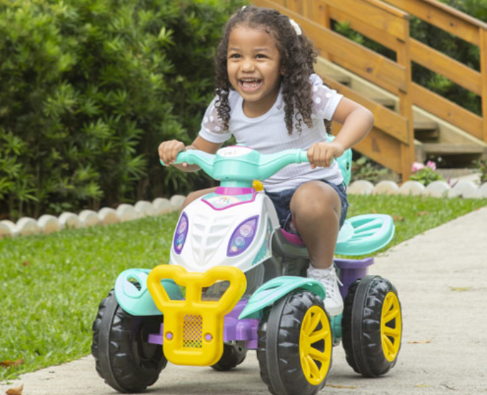 Brinquedo Motoca Infantil Triciclo Herói Amarelo Com Haste no Shoptime