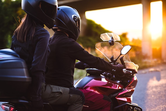 Qual a Diferença Entre Capa de Chuva para Motoqueiro Feminina e Masculina?