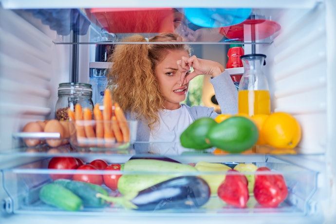 Por que a Geladeira Fica com Cheiro Ruim?
