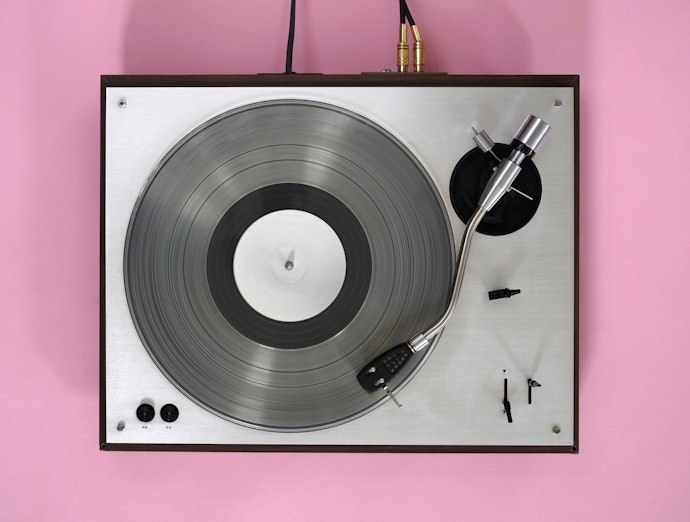 Qual É a Diferença entre Toca-Discos e Vitrola?