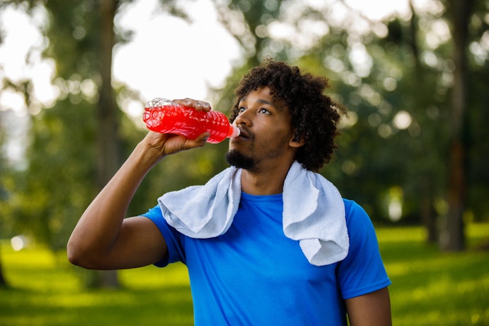 Qual a Diferença Entre Energéticos e Bebidas Esportivas?