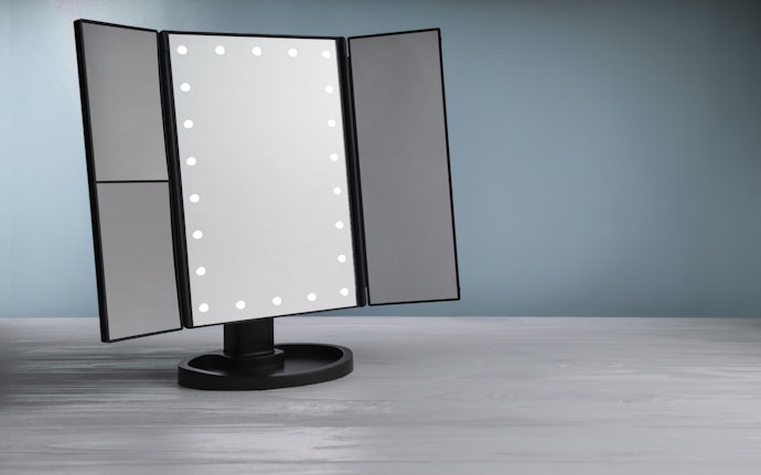 Para que Serve um Espelho com Luz Embutida?