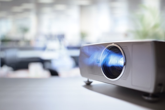 O Que Devo Avaliar Num Projetor 4K Antes de Comprar?