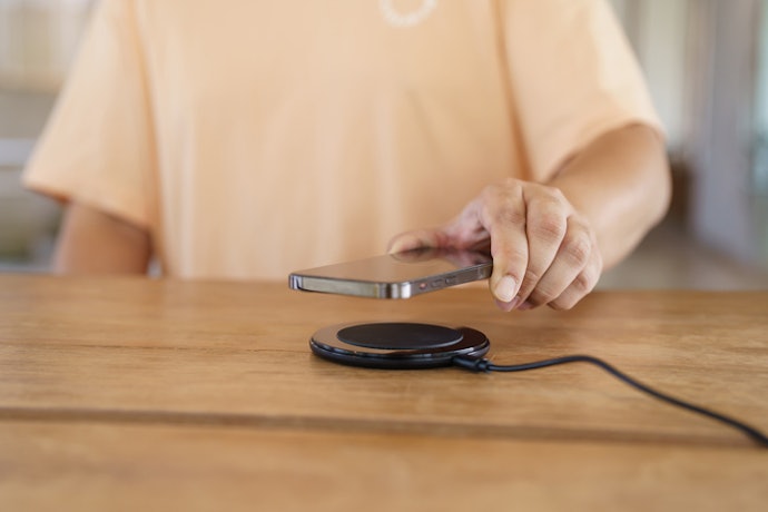 Como Funciona o Carregador por Indução para iPhone
