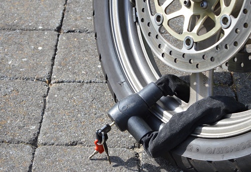 Por que Usar um Cadeado de Moto?