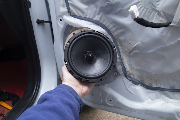 Entenda a Diferença entre Caixa de Som para Carro e Tweeters