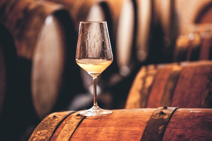O Que É e Como É Feito o Vinho Branco?