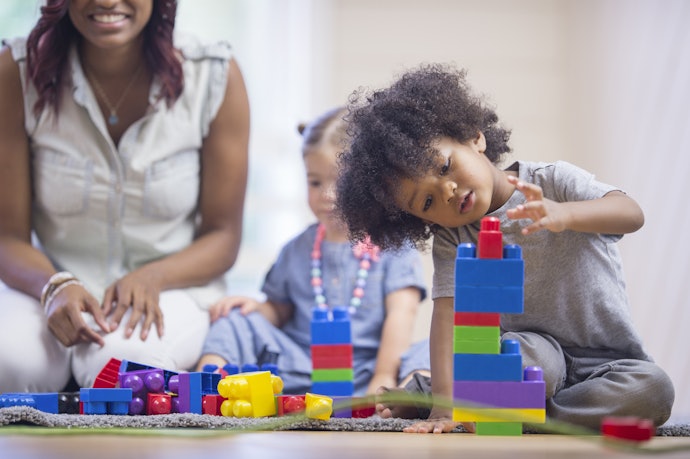 Como os Brinquedos Ajudam no Desenvolvimento Infantil?