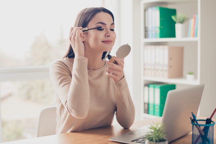 Vantagens de Usar Sites para Comprar Maquiagem Barata