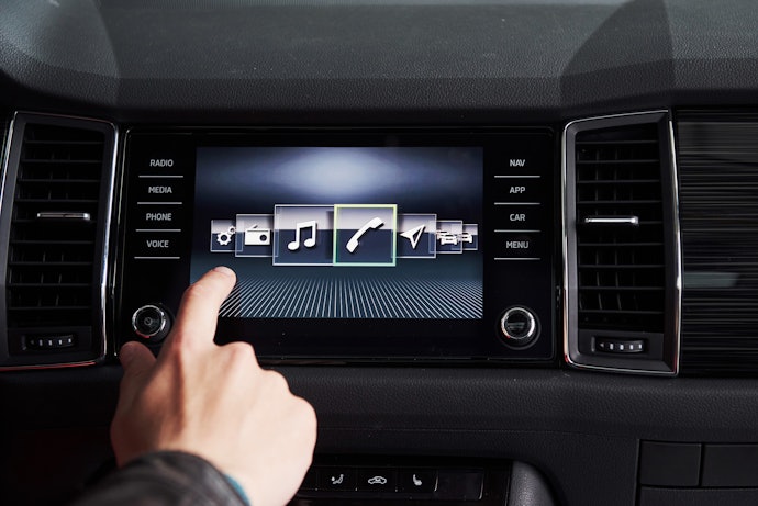 Qual a Diferença Entre DVD Automotivo e Central Multimídia?