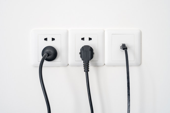 Dependendo da Distância da Tomada, Compre um Abajur com Fio de Energia Longo