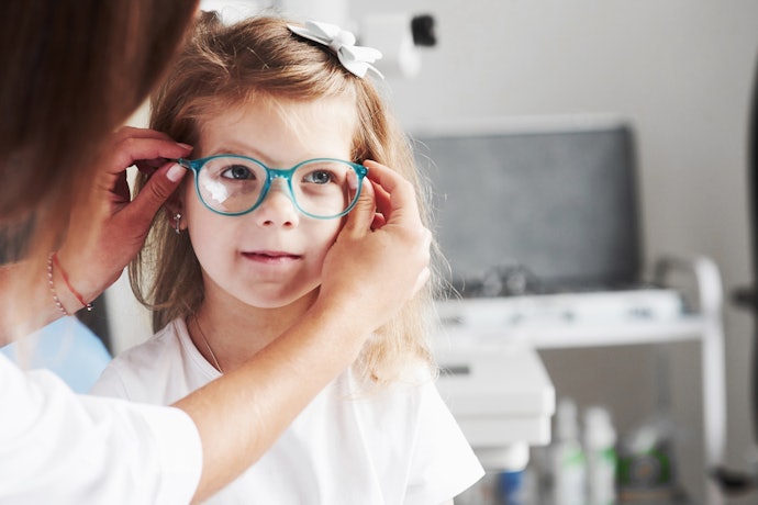 Confira 10 óculos de grau infantis para deixar as crianças estilosas