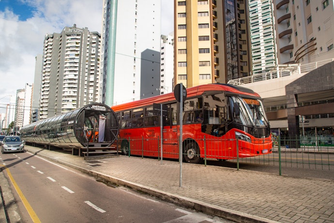 Para Facilitar a Locomoção, Considere um Bairro com Linhas de Ônibus