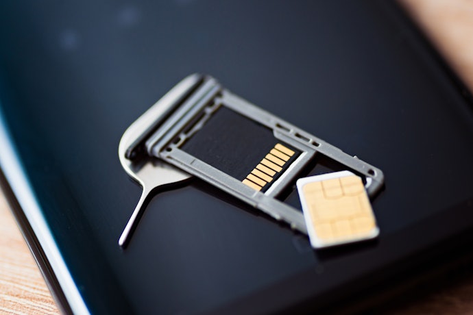 Escolha um Celular de Entrada com Bandeja Tripla para Usar 2 Chips + Cartão Micro SD