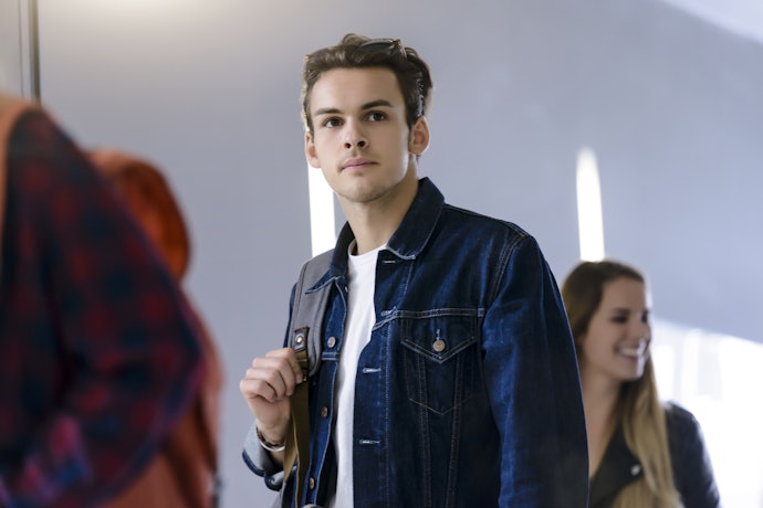 Verifique o Tamanho da Jaqueta Jeans Masculina nas Informações do Fabricante