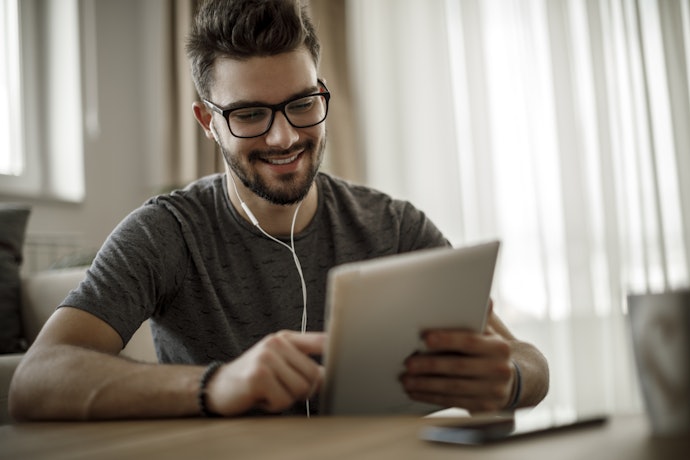 Explore os Aplicativos de Música para Android, iOS, TV, Relógio e Computador