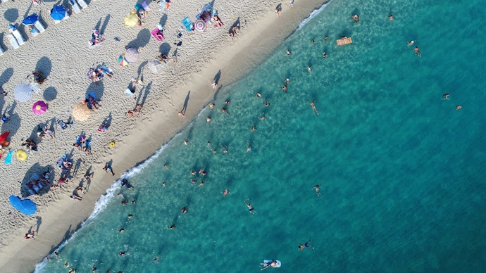 Saiba a Estrutura que a Praia Oferece Através dos Comentários de Visitantes