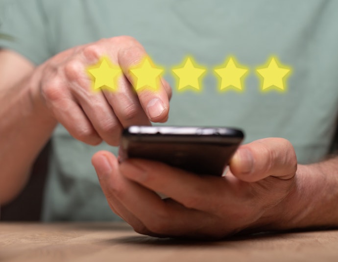 Consulte a Nota Dada por Usuários na Google Play e App Store