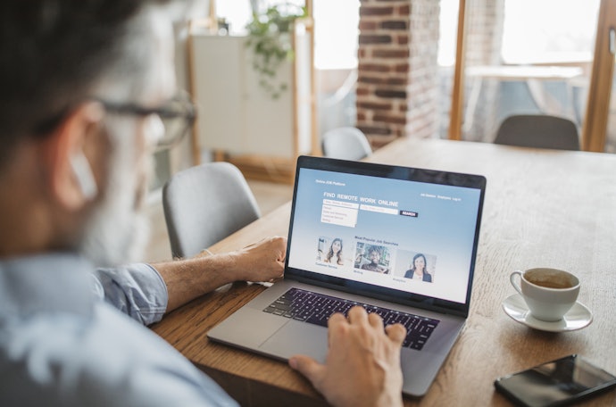 Verifique o Ano de Fundação para Conhecer a Tradição do Site