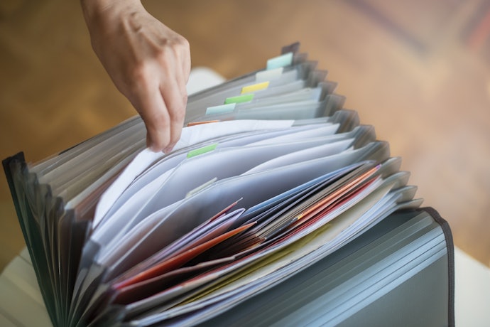 Para Organizar Documentos, Prefira Pastas com Pelo Menos 5 Divisórias