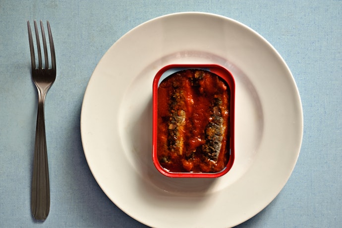 Sardinha em Lata com Molho de Tomate, Azeite ou Óleo? Compare o Líquido de Cobertura