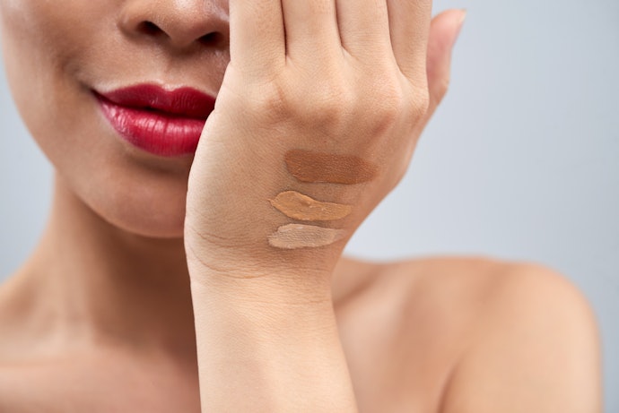 Não Esqueça de Verificar o Tom do BB Cream Para Obter Uma Make Harmoniosa
